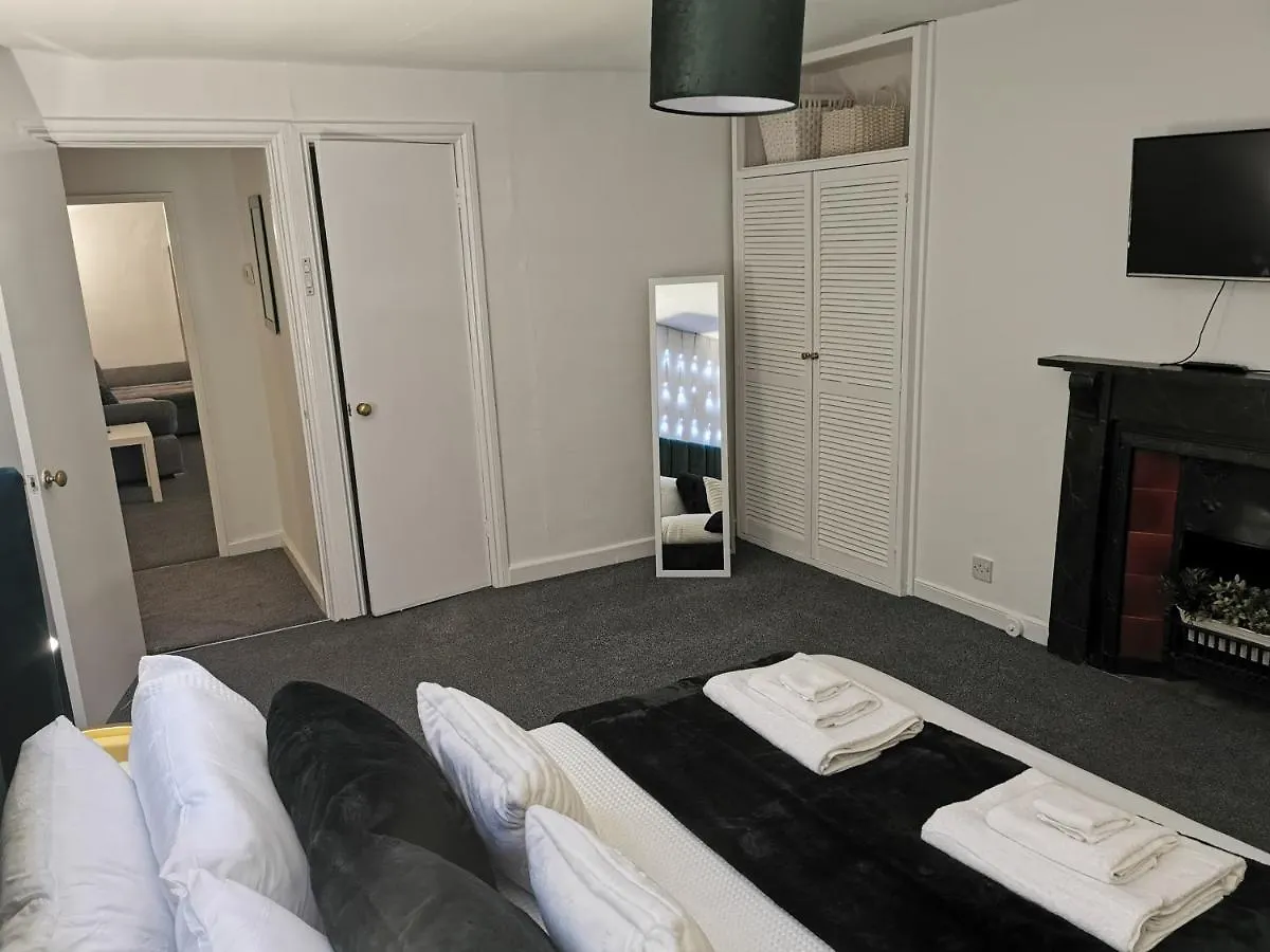 Norfolk Pad - Lovely 1 Bed Apartment In Bath - Top Floor